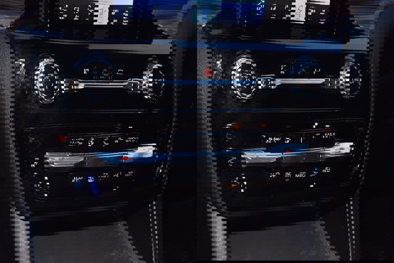 Used 2022 Ford Explorer Limited w/ Limited Technology Package image 31