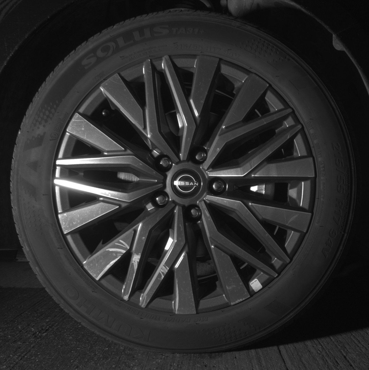 Used 2025 Nissan Altima 2.5 SV FWD image 13