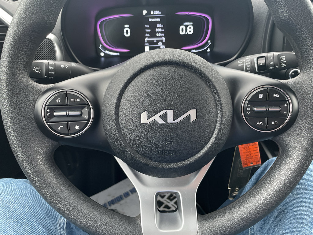 Used 2025 Kia Soul LX w/ LX Technology Package FWD image 21