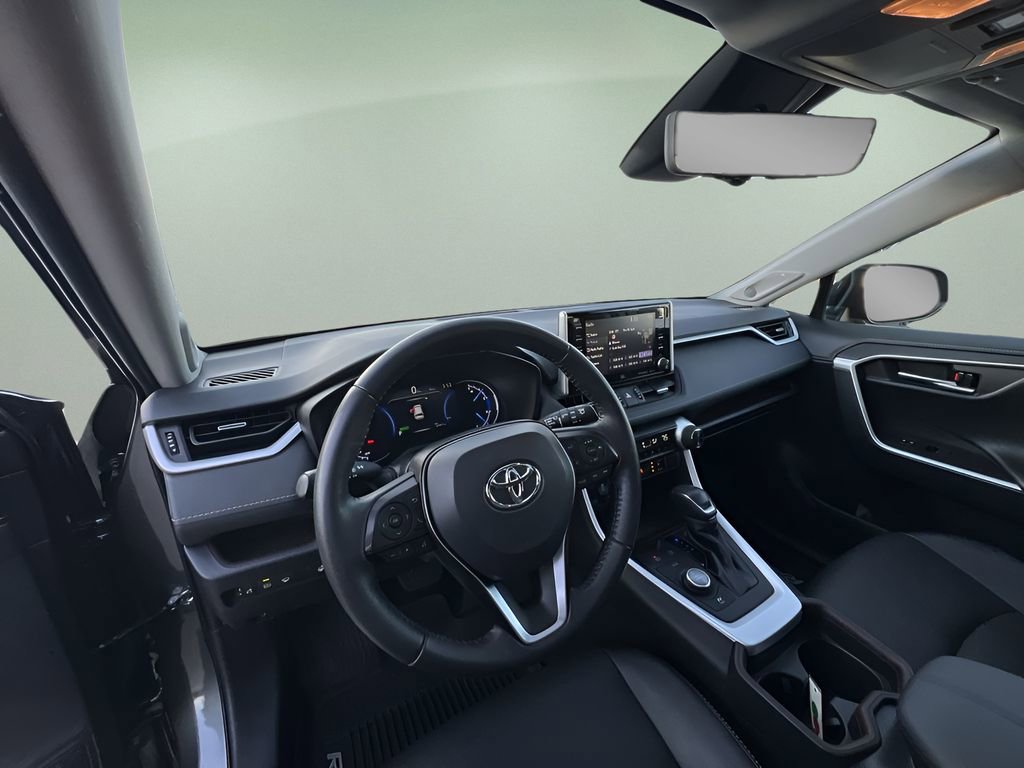 Used 2020 Toyota RAV4 Limited image 10