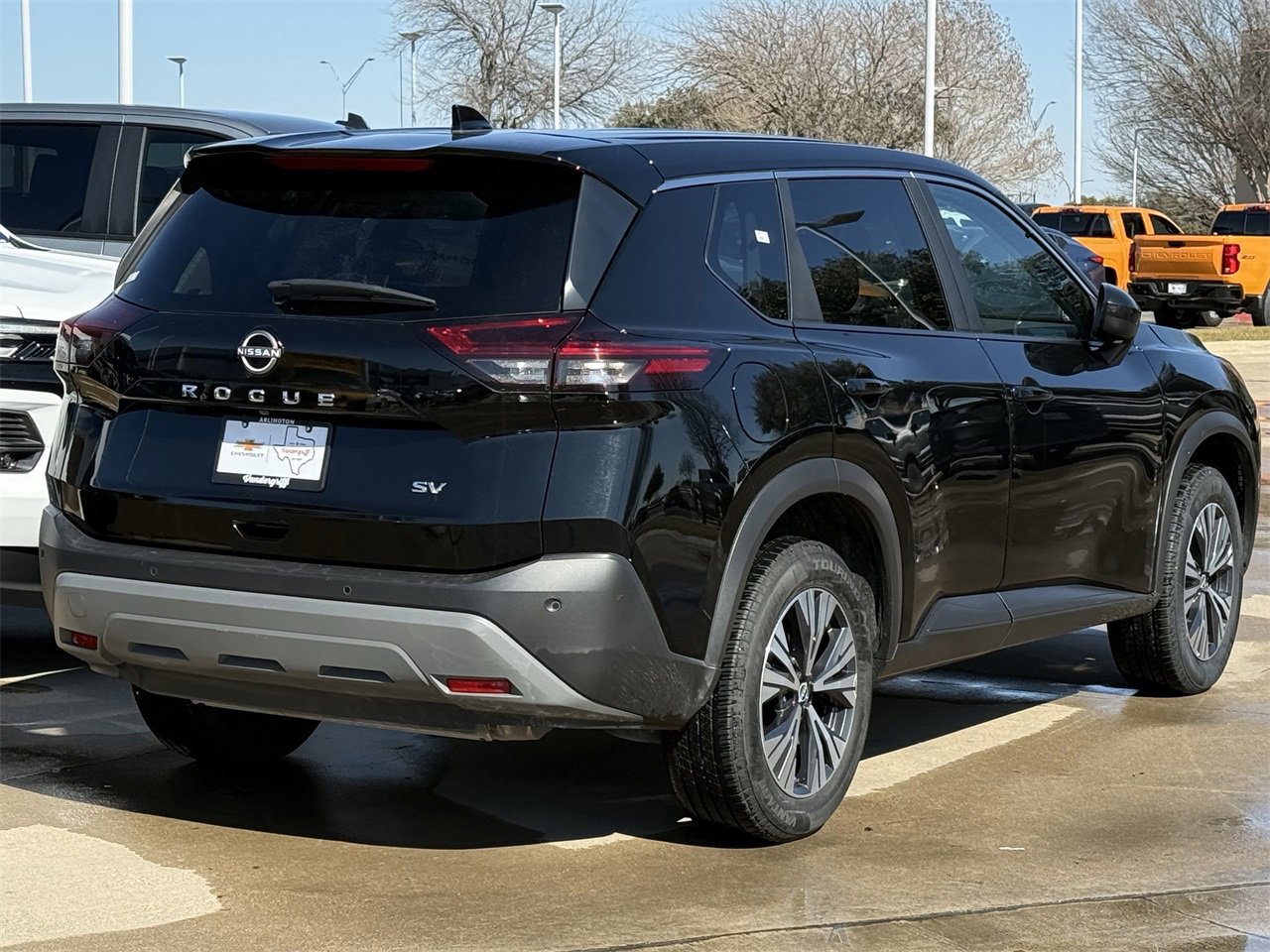 Used 2023 Nissan Rogue SV image 4