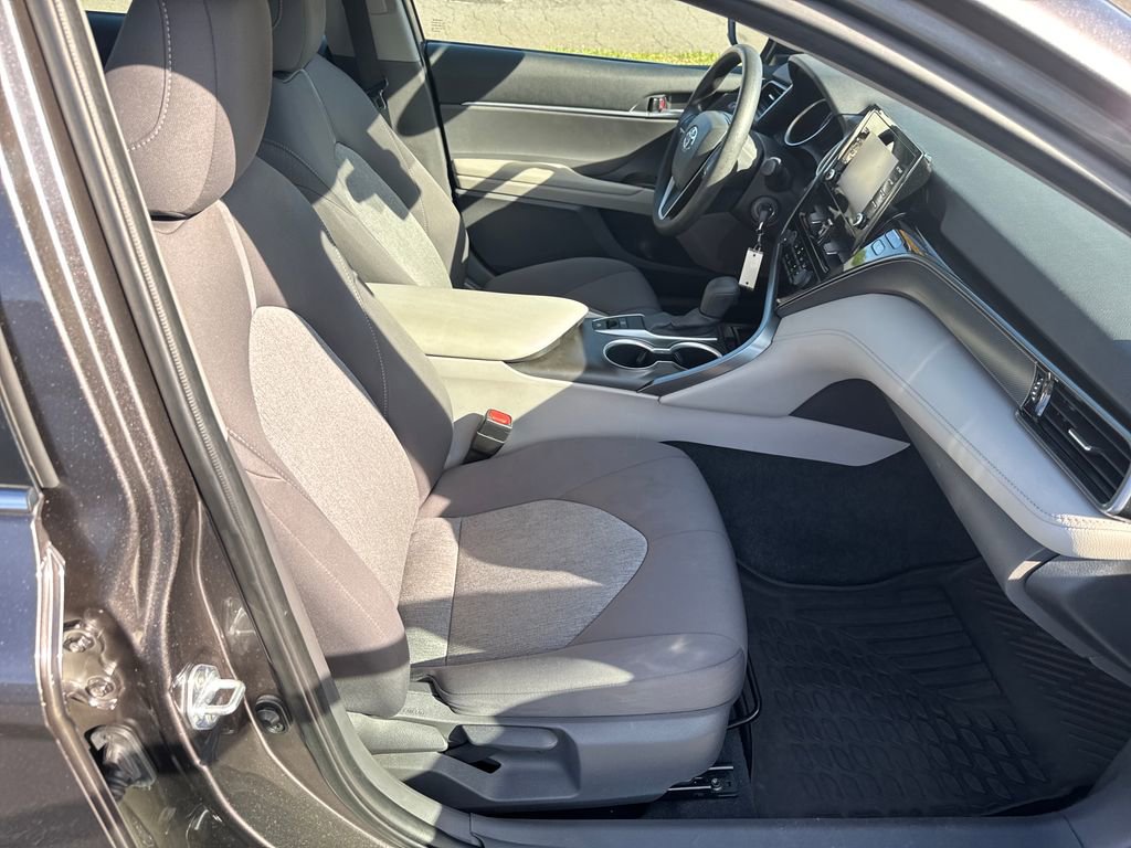 Used 2021 Toyota Camry LE AWD/4WD image 37
