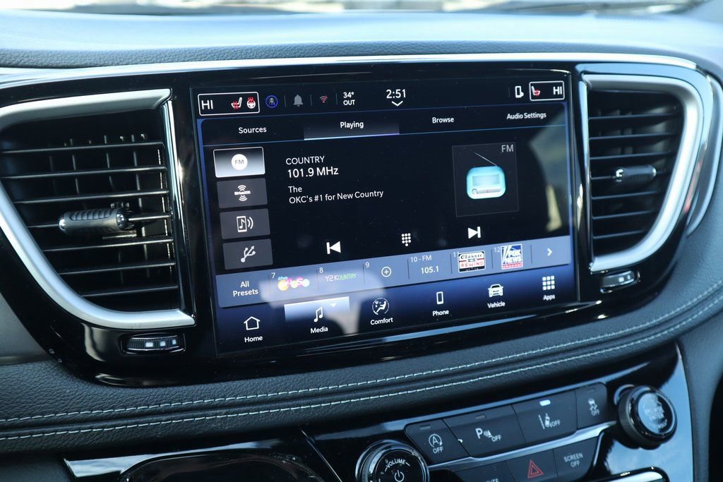New 2026 Chrysler Pacifica Select FWD image 6