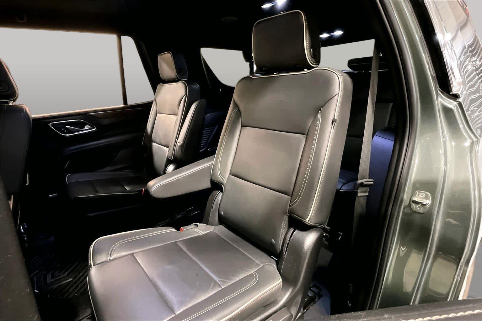 Used 2024 Chevrolet Tahoe Premier RWD image 21