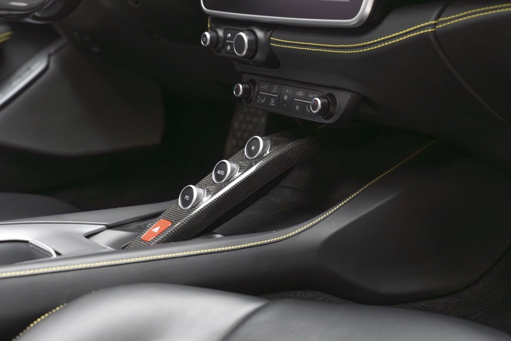 Used 2019 Ferrari Portofino image 15