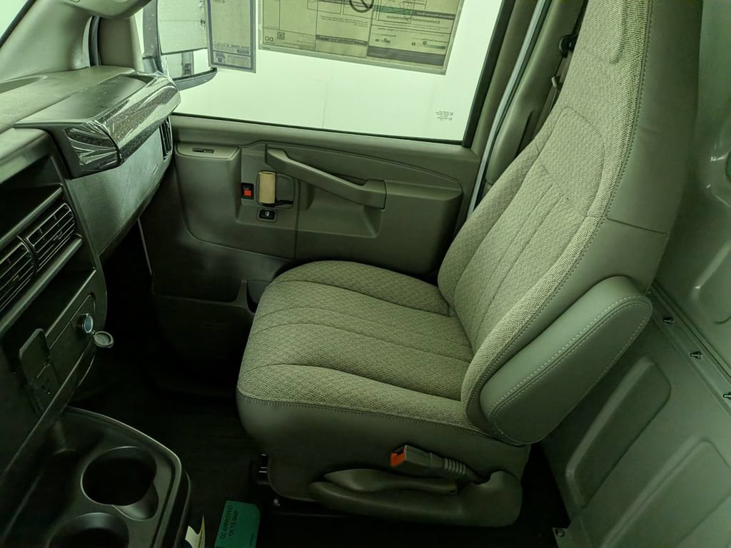 New 2026 Chevrolet Express 2500 w/ Driver Convenience Package RWD image 29