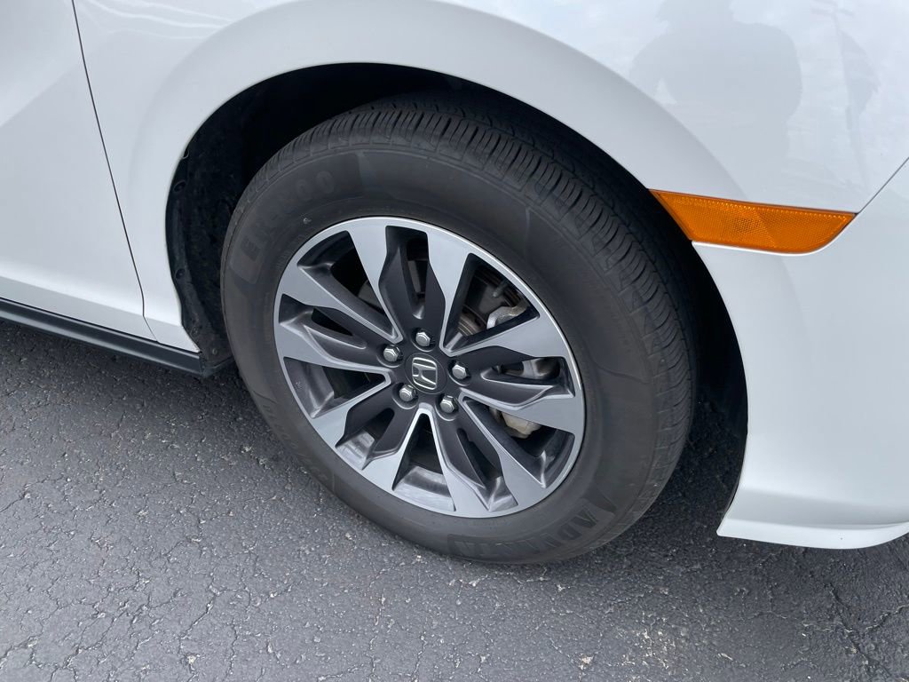 Used 2024 Honda Odyssey EX-L image 3