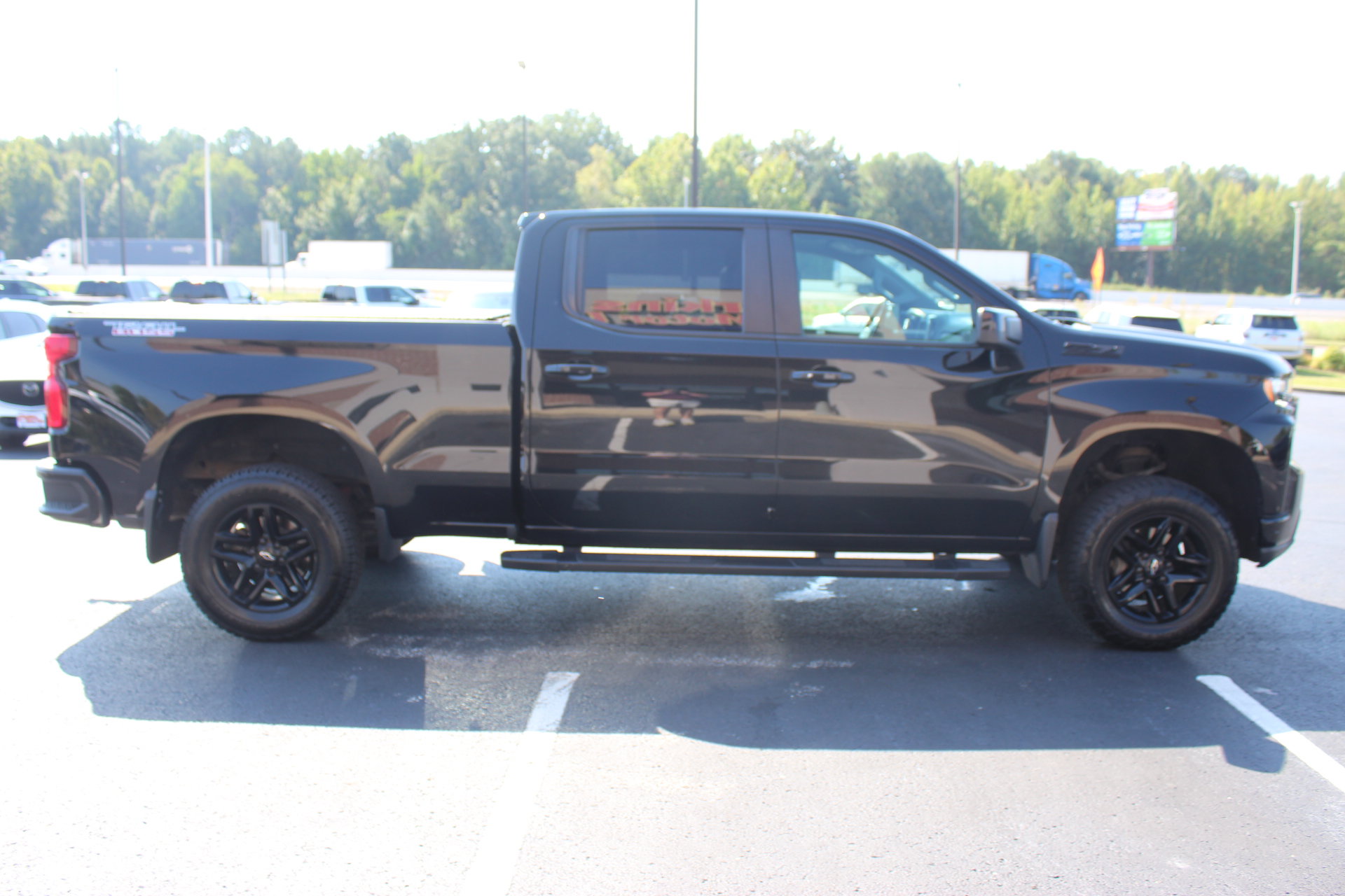 Used 2022 Chevrolet Silverado 1500 LT Trail Boss w/ Bed Protection Package AWD/4WD image 5