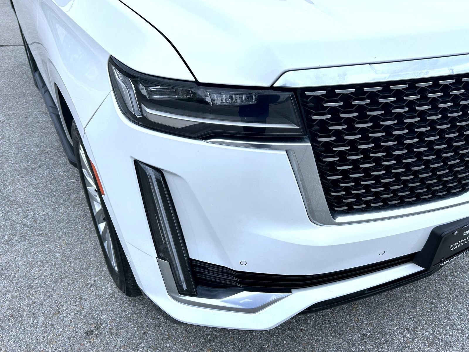 Used 2021 Cadillac Escalade Premium Luxury w/ Performance Package AWD/4WD image 10