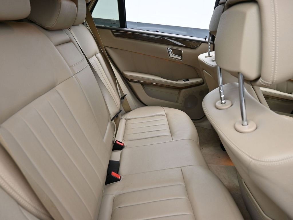 Used 2011 Mercedes-Benz E 350 4MATIC Wagon image 16