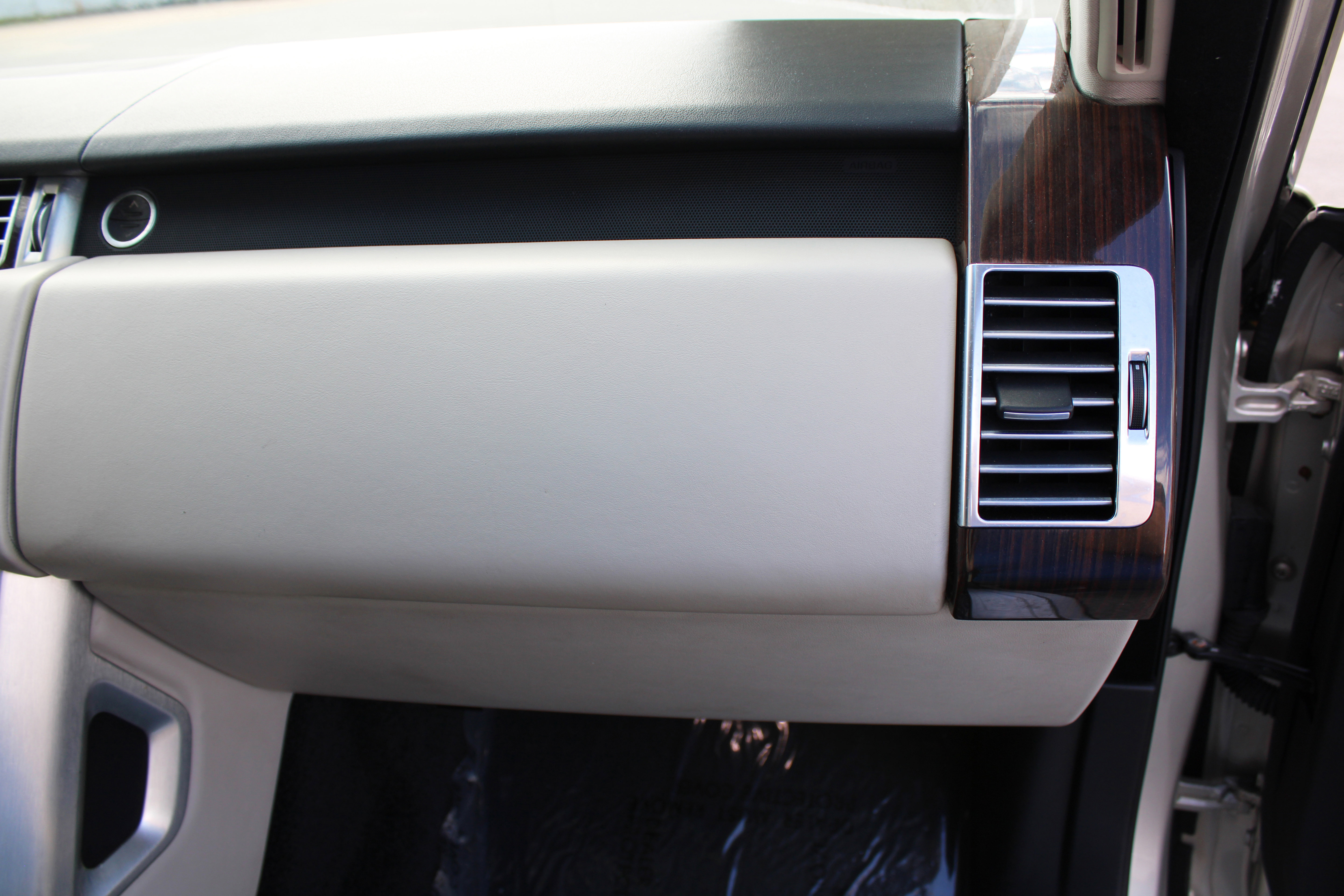 Used 2014 Land Rover Range Rover HSE image 44