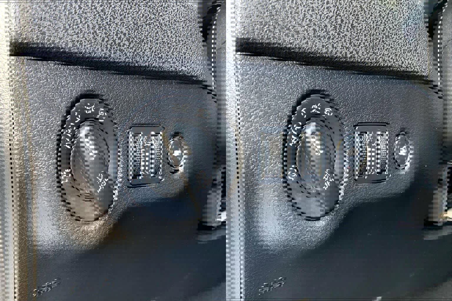 Used 2023 Dodge Charger SXT w/ Blacktop Package image 35