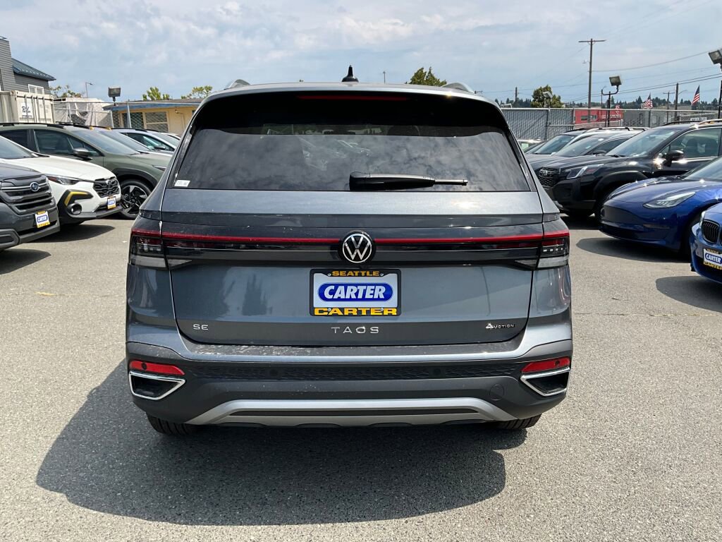 New 2025 Volkswagen Taos SE image 8