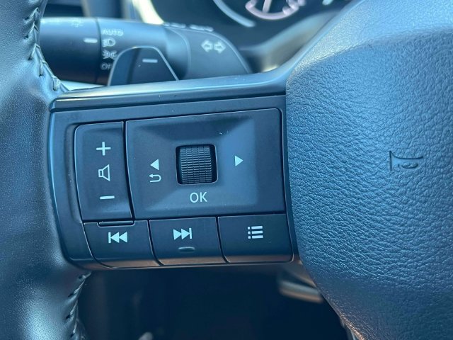 Used 2025 Nissan Rogue SV AWD/4WD image 21