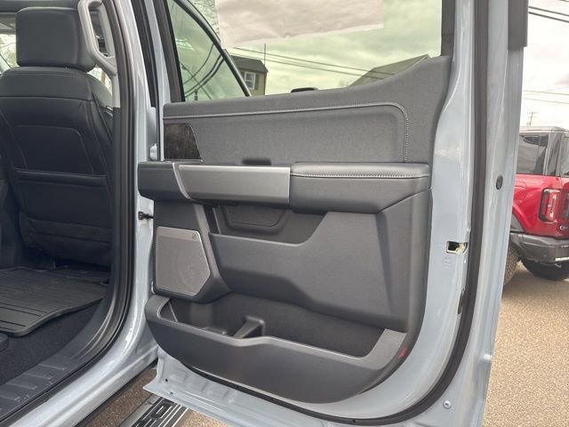 New 2026 Ford F250 Lariat w/ Black Appearance Package image 41