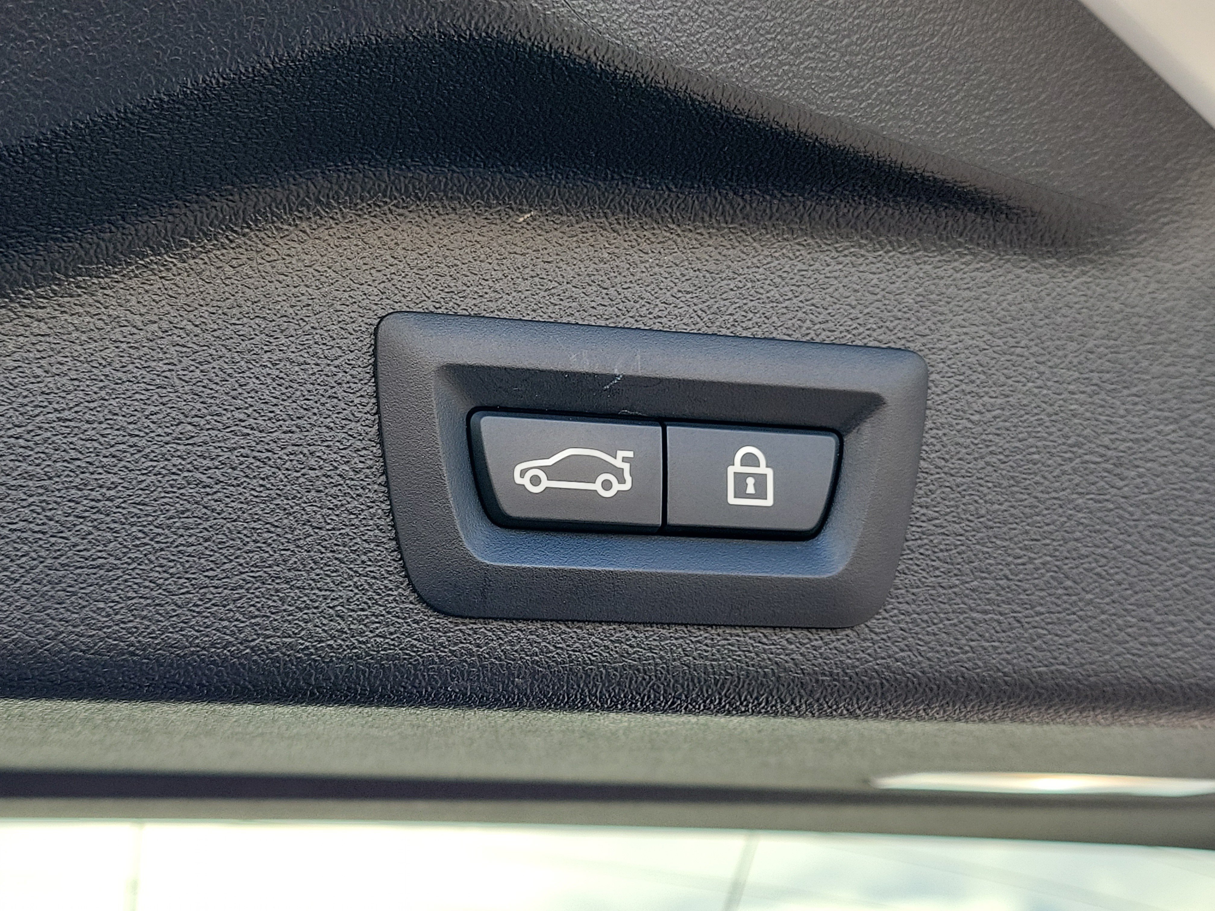 Used 2022 BMW X5 sDrive40i w/ Premium Package RWD image 9