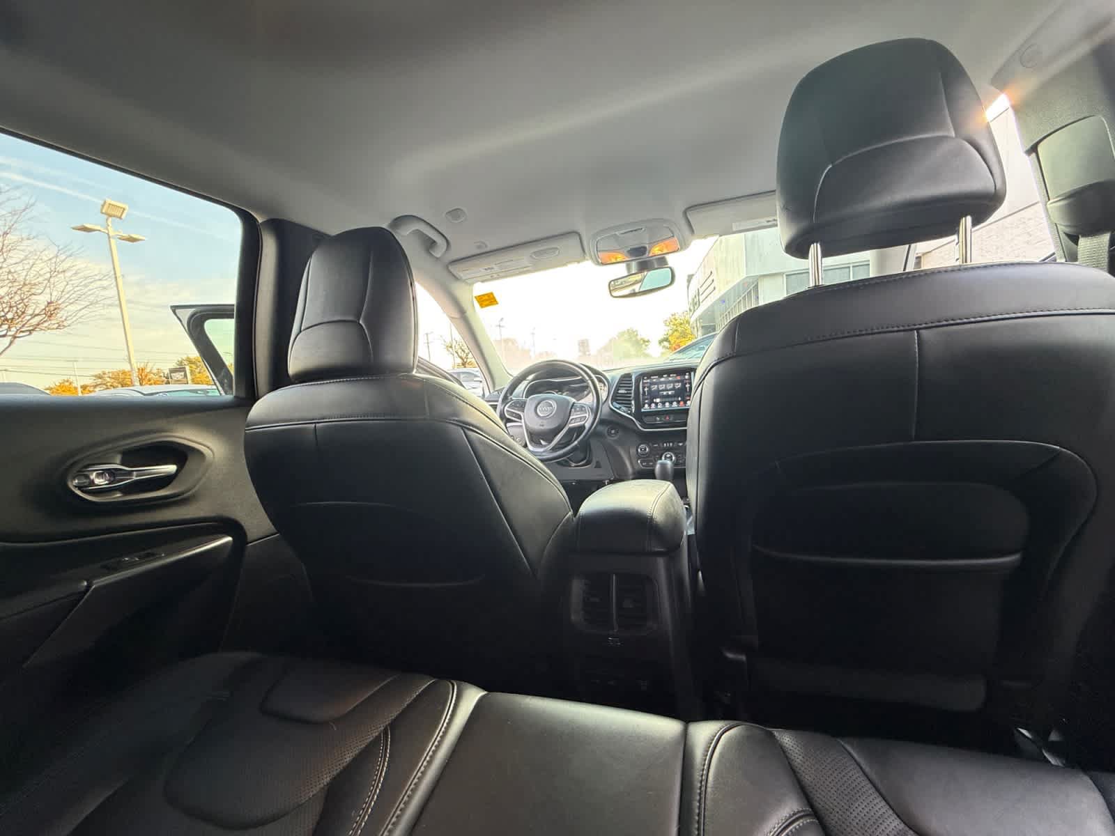 Used 2020 Jeep Cherokee Limited AWD/4WD image 32
