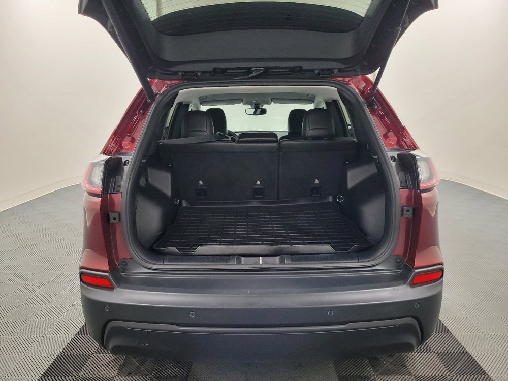 Used 2019 Jeep Cherokee Latitude Plus w/ Comfort/Convenience Group AWD/4WD image 29