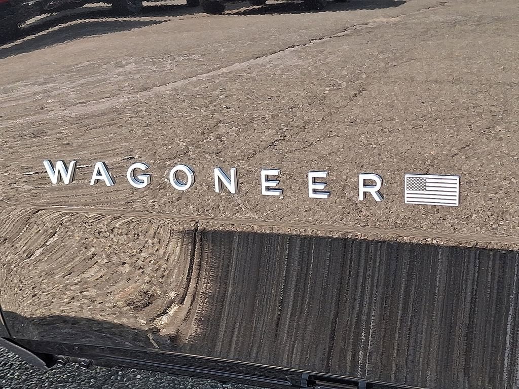 New 2025 Jeep Wagoneer L Series II AWD/4WD image 19