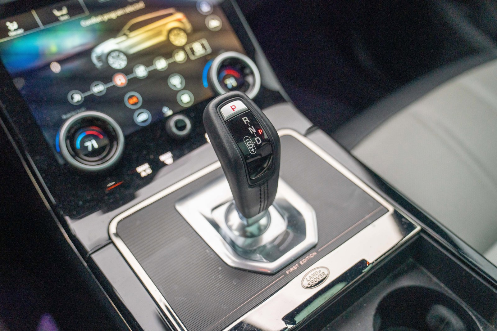 Used 2020 Land Rover Range Rover Evoque First Edition image 19