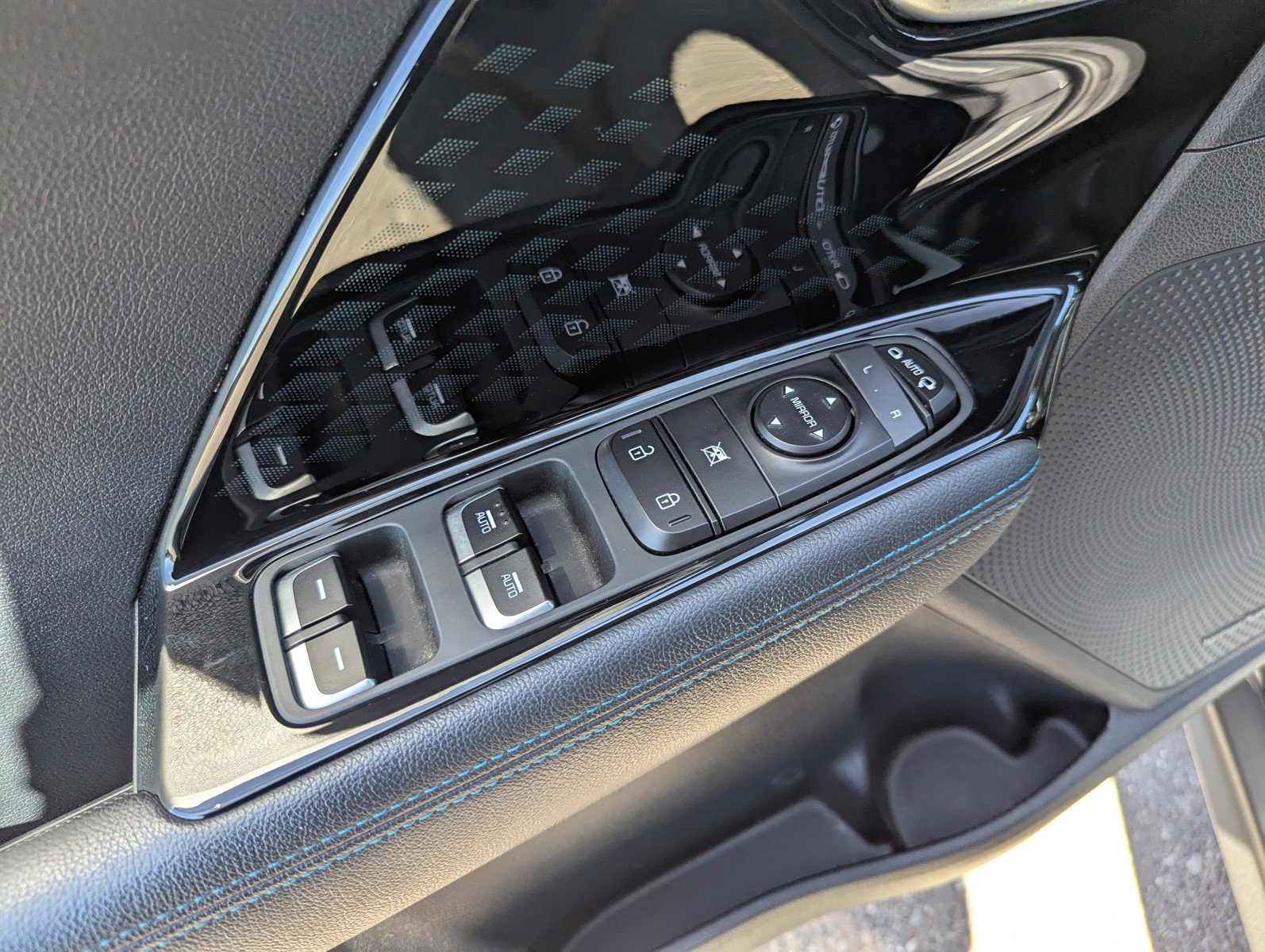 Used 2020 Kia Niro EX Premium image 30