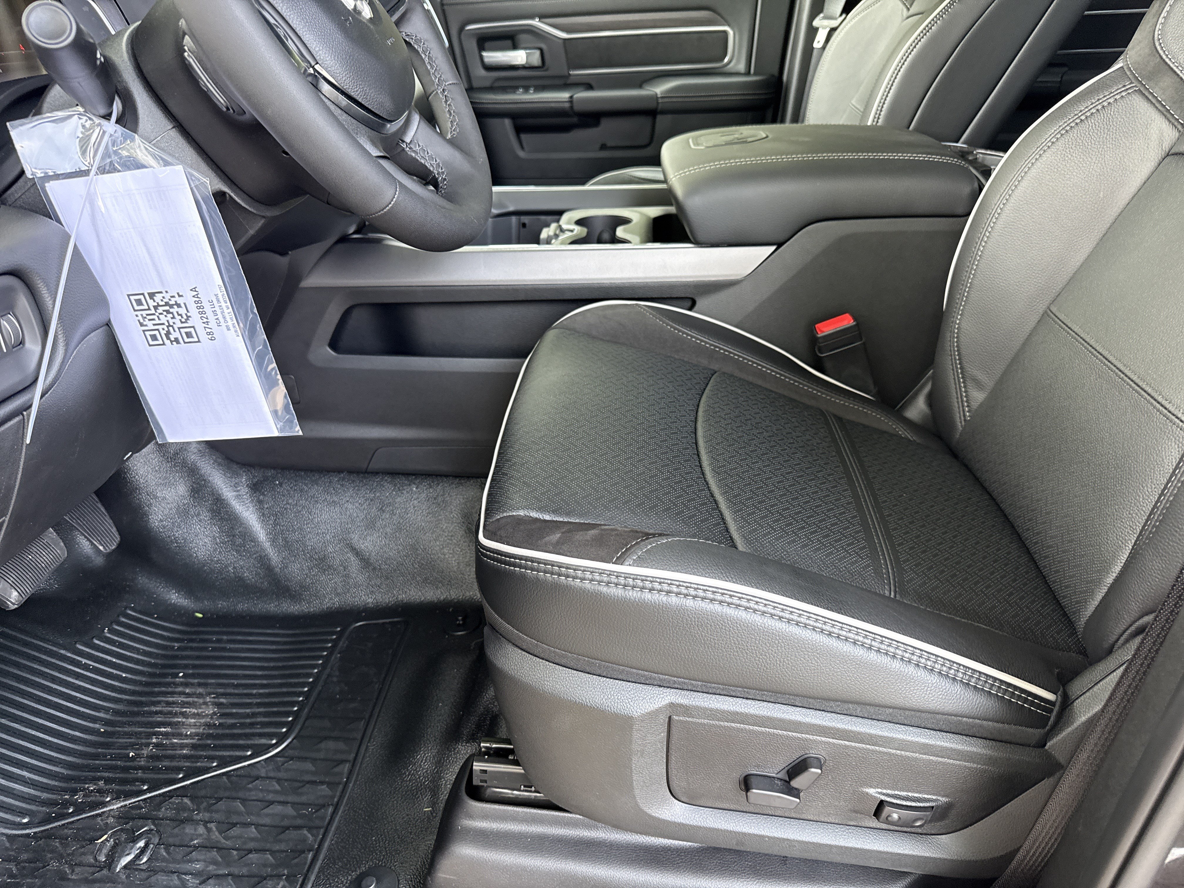 New 2026 RAM 5500 4x4 Crew Cab w/ Laramie Trim Package image 9