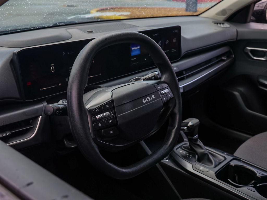 Used 2025 Kia K4 FWD image 14