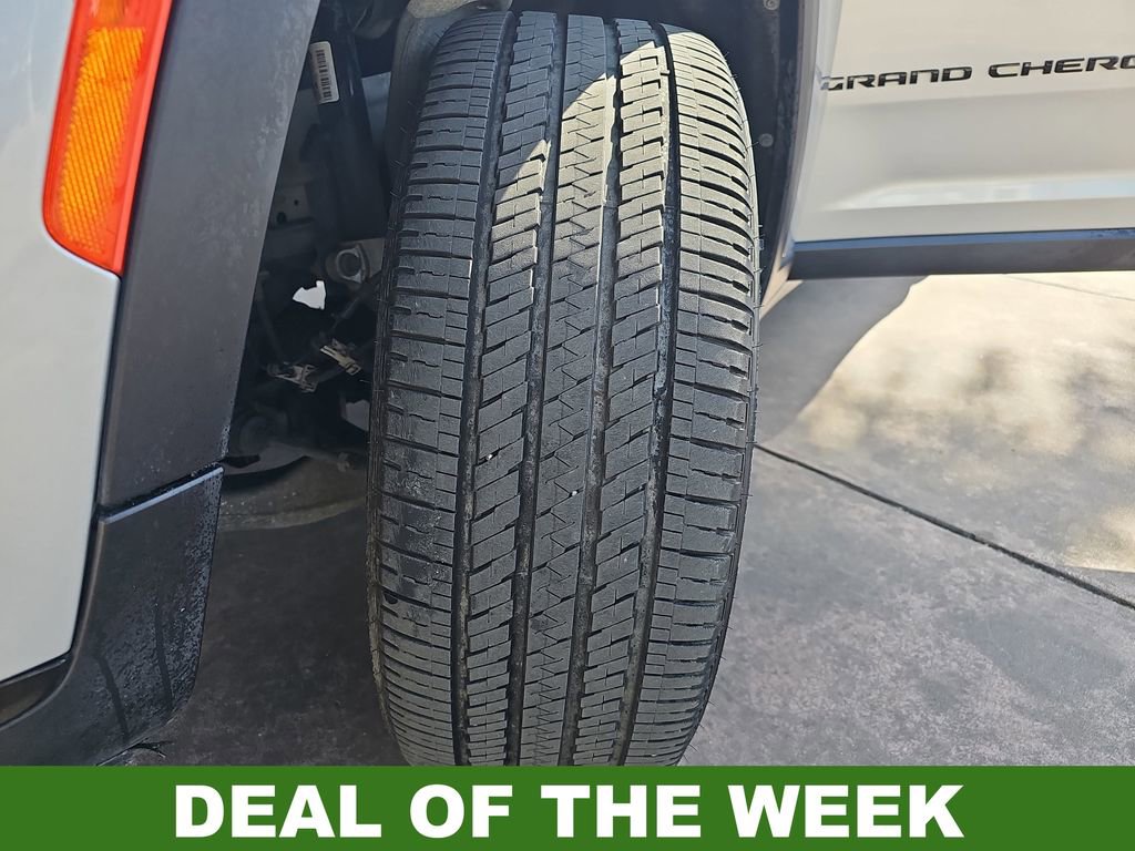 Used 2023 Jeep Grand Cherokee L Laredo image 35