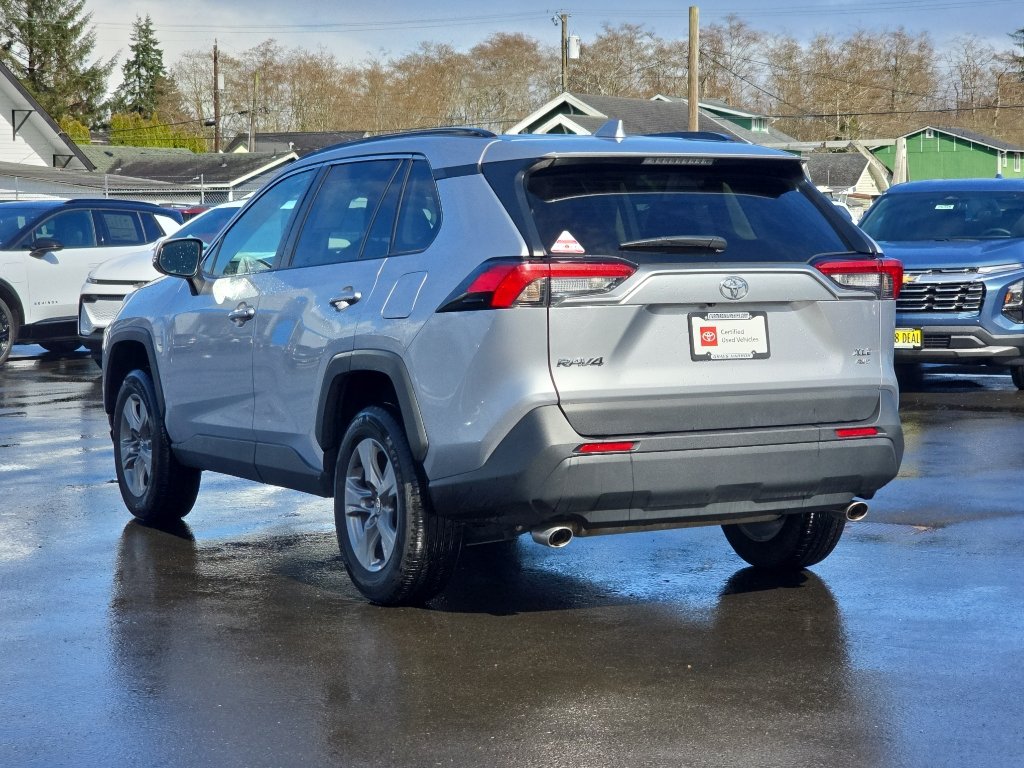 Used 2024 Toyota RAV4 XLE AWD/4WD image 4