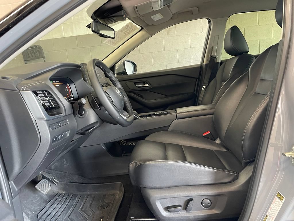 Certified 2025 Nissan Rogue SL AWD/4WD image 10