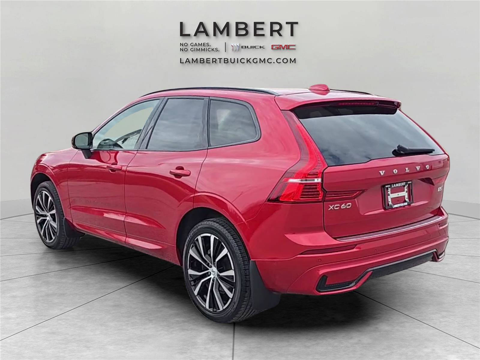 Used 2025 Volvo XC60 B5 Plus w/ Climate Package image 3