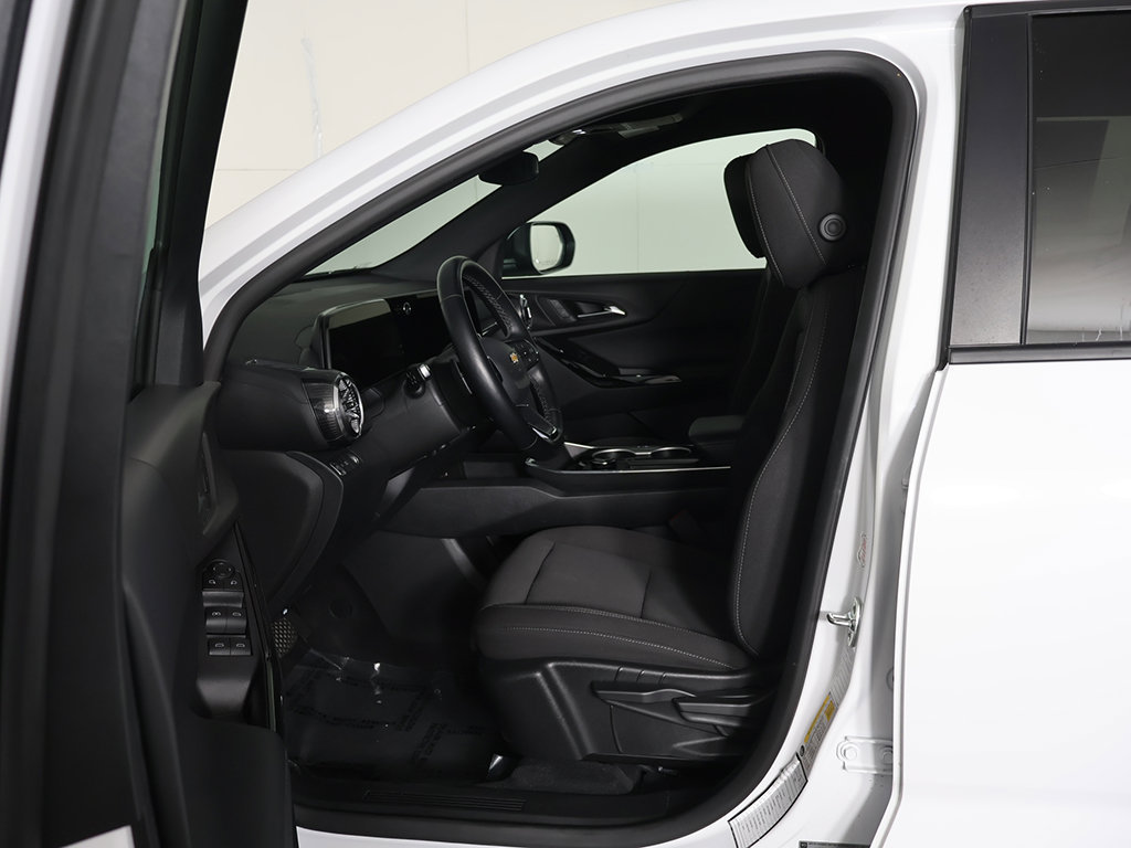 Used 2026 Chevrolet Equinox LT FWD image 28