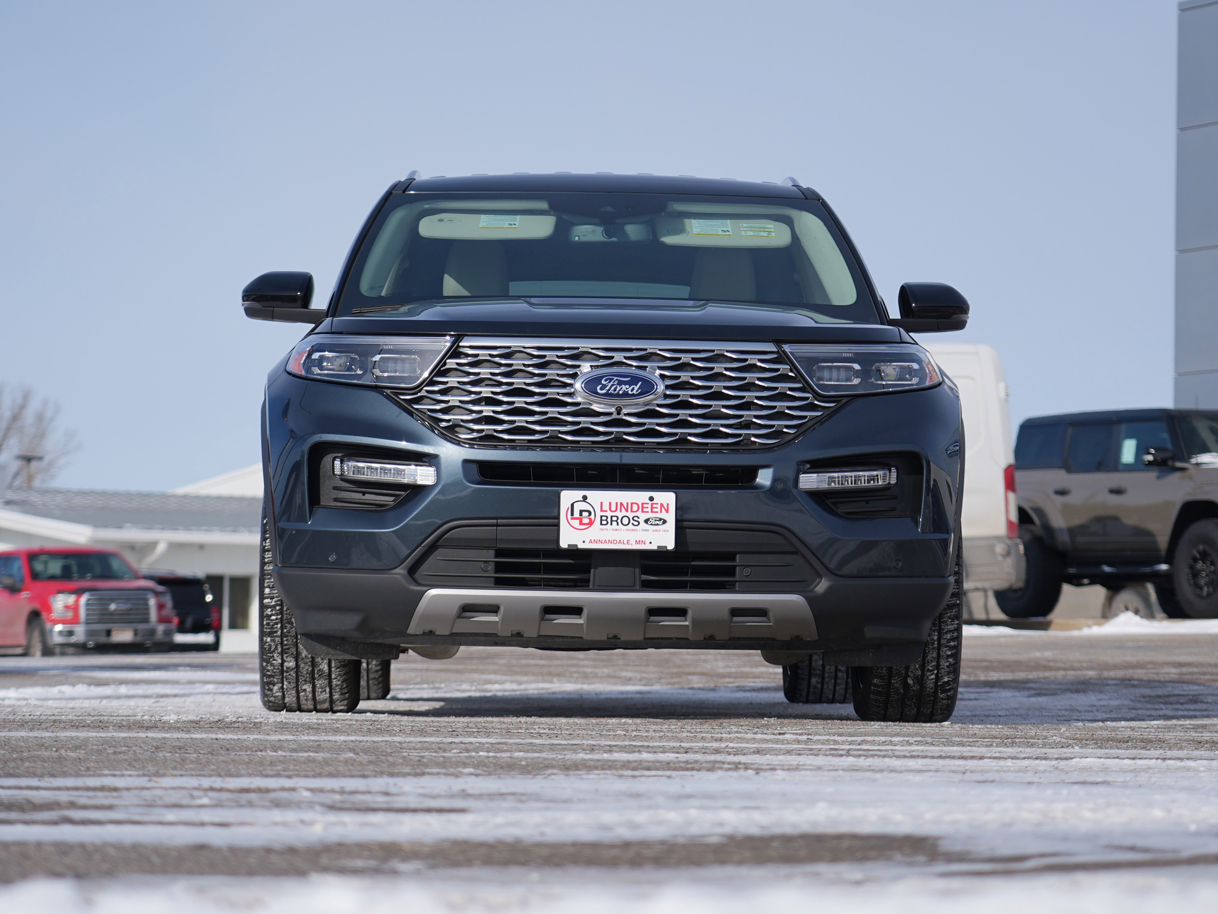 Used 2023 Ford Explorer Platinum w/ Class IV Trailer Tow Package image 9