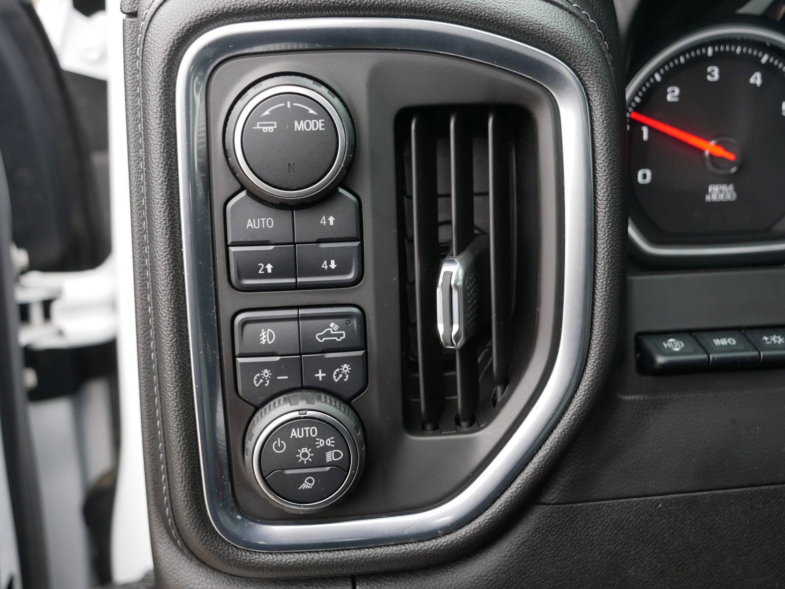 Used 2020 Chevrolet Silverado 2500 High Country w/ Z71 Off-Road Package image 14