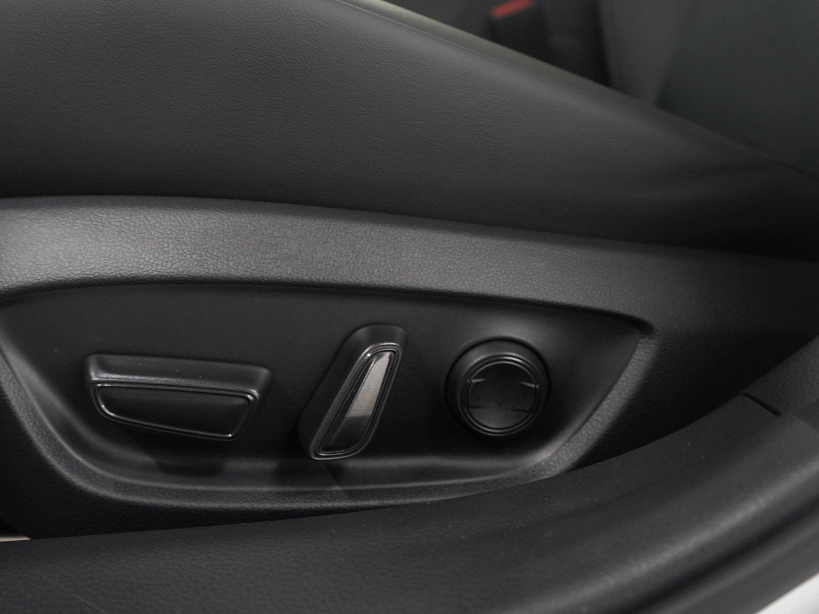 Used 2026 Toyota Prius Plug-In Hybrid image 20