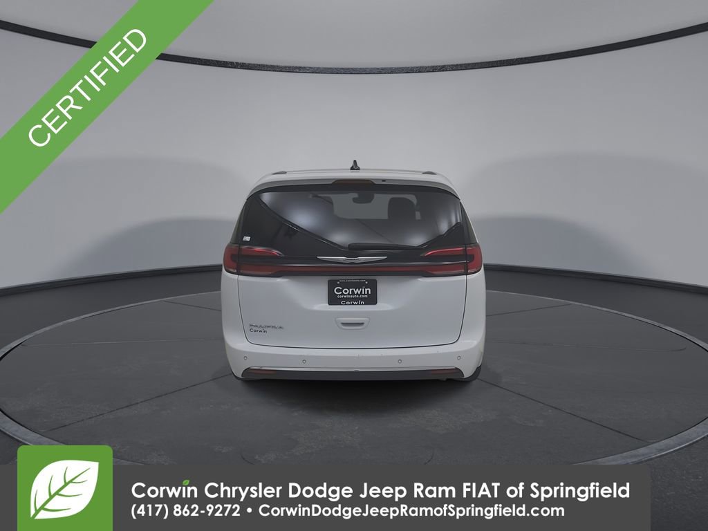 Certified 2023 Chrysler Pacifica Touring-L image 13