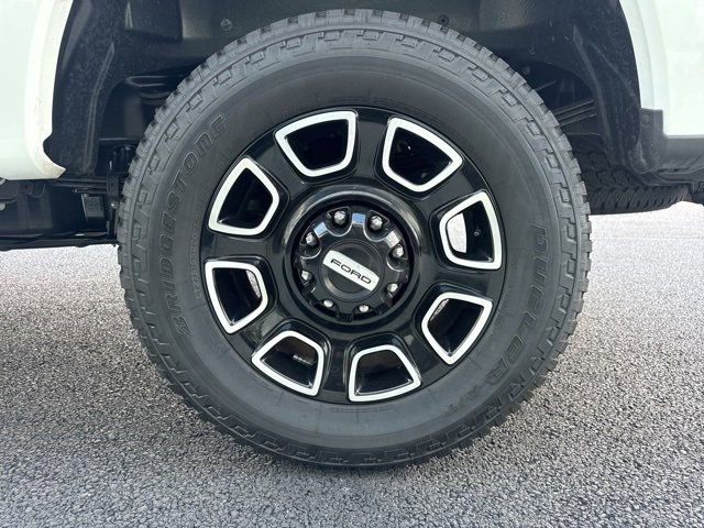Used 2025 Ford F350 Platinum image 9