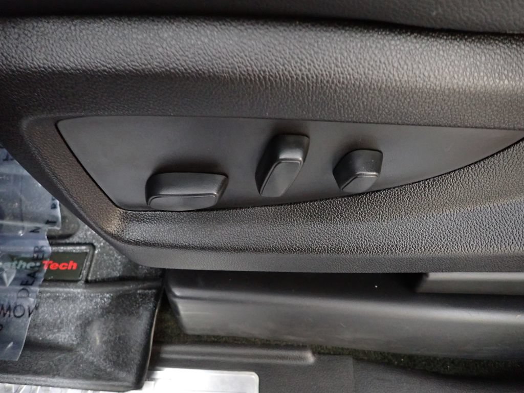 Used 2018 Chevrolet Tahoe Premier AWD/4WD image 29