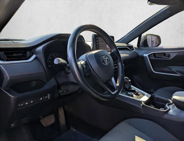 Used 2021 Toyota RAV4 SE w/ Weather & Moonroof Package image 9