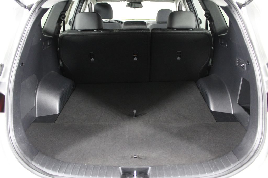 Used 2019 Hyundai Santa Fe SEL FWD image 15