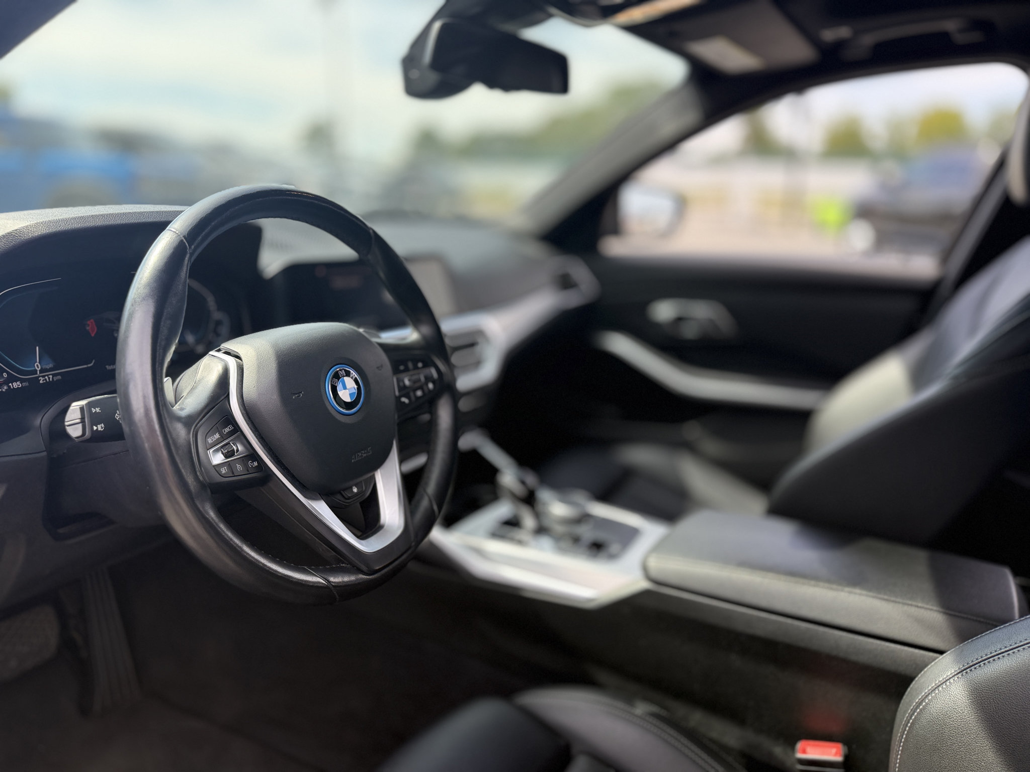 Used 2022 BMW 330e xDrive w/ Driving Assistance Package AWD/4WD image 30