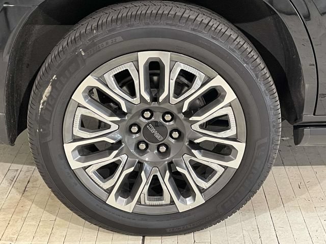 Used 2023 GMC Yukon Denali Ultimate AWD/4WD image 13