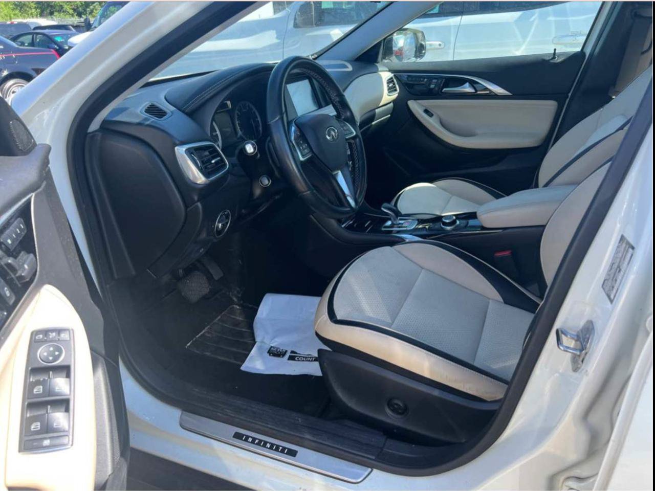 Used 2019 INFINITI QX30 AWD w/ Navigation Package image 2