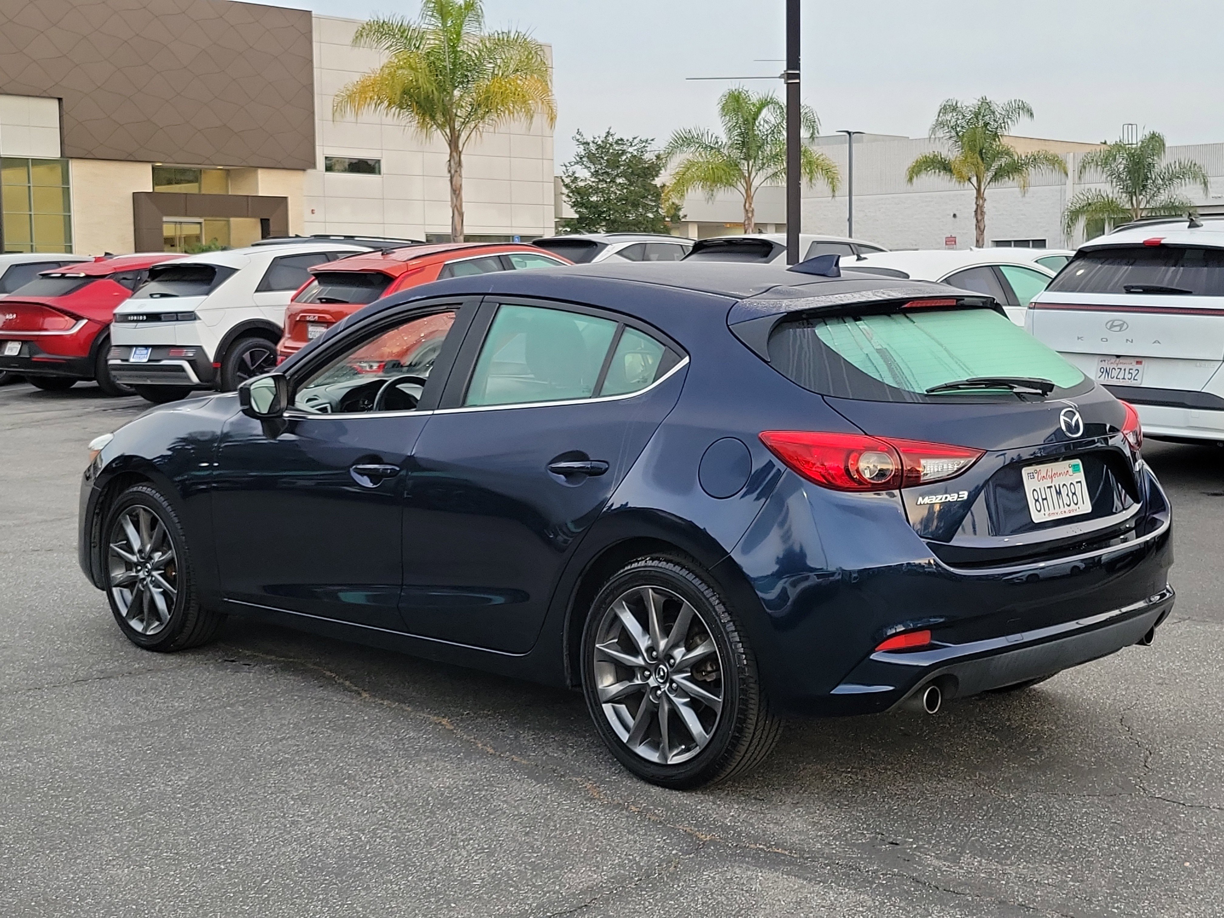 Used 2018 MAZDA MAZDA3 Touring image 29
