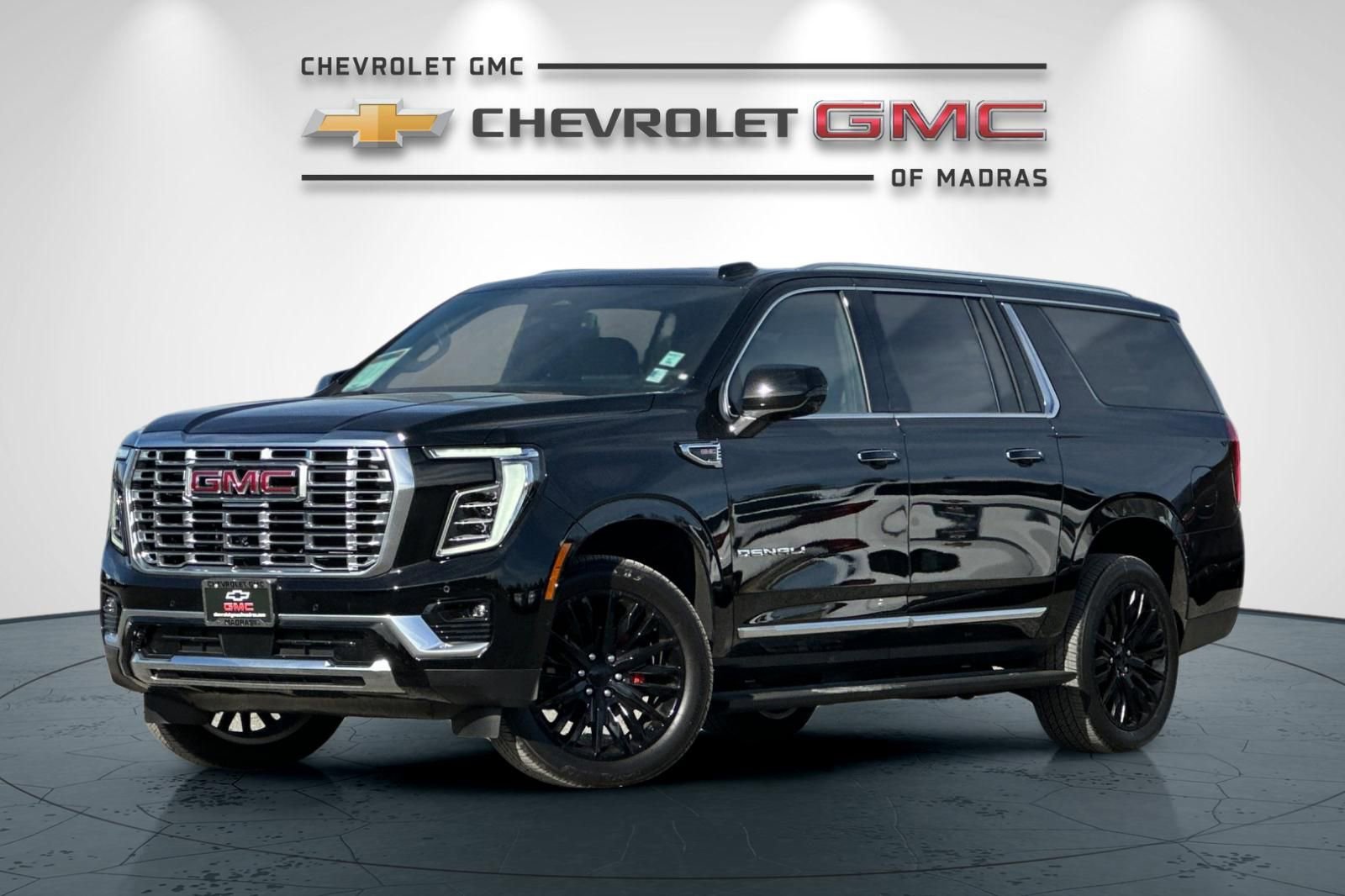 Used 2026 GMC Yukon XL Denali w/ Sun & Power Step Package AWD/4WD image 7
