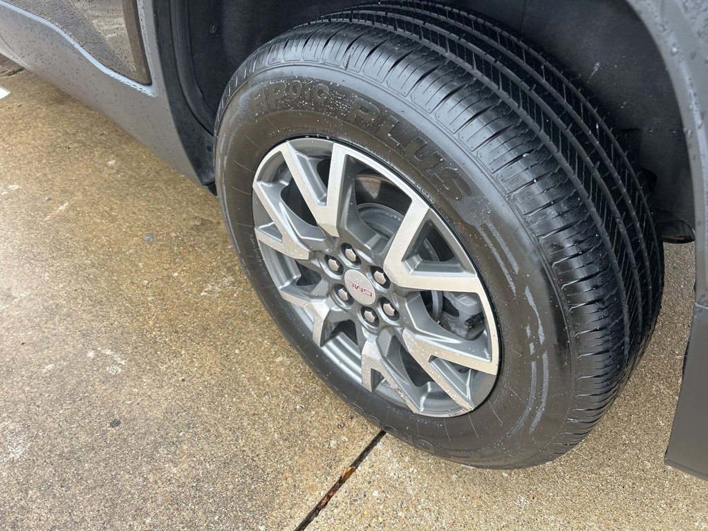 Used 2023 GMC Acadia SLE w/ Driver Convenience Package image 12