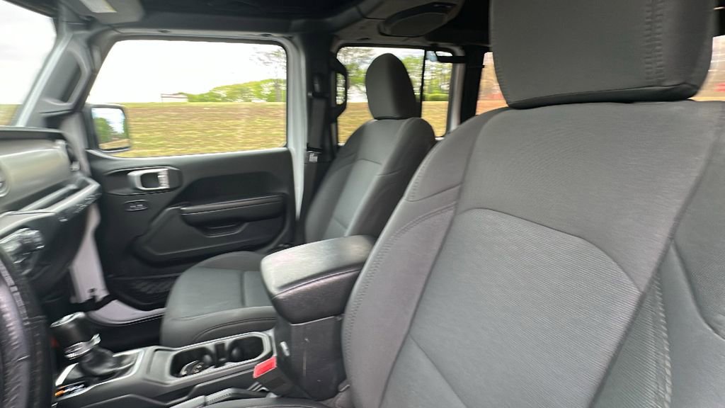 Used 2019 Jeep Wrangler Unlimited Sport S AWD/4WD image 9