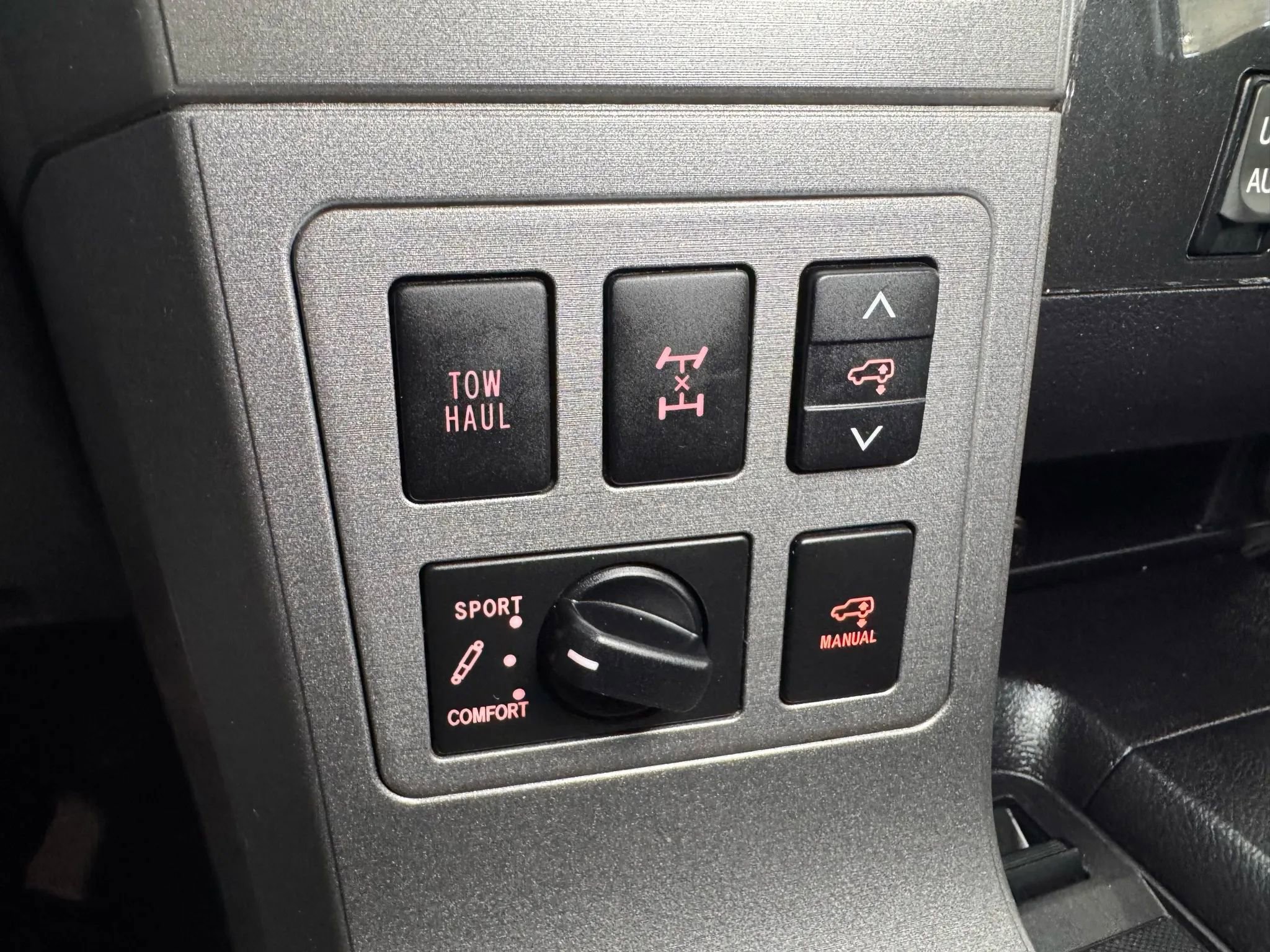 Used 2014 Toyota Sequoia Platinum image 41