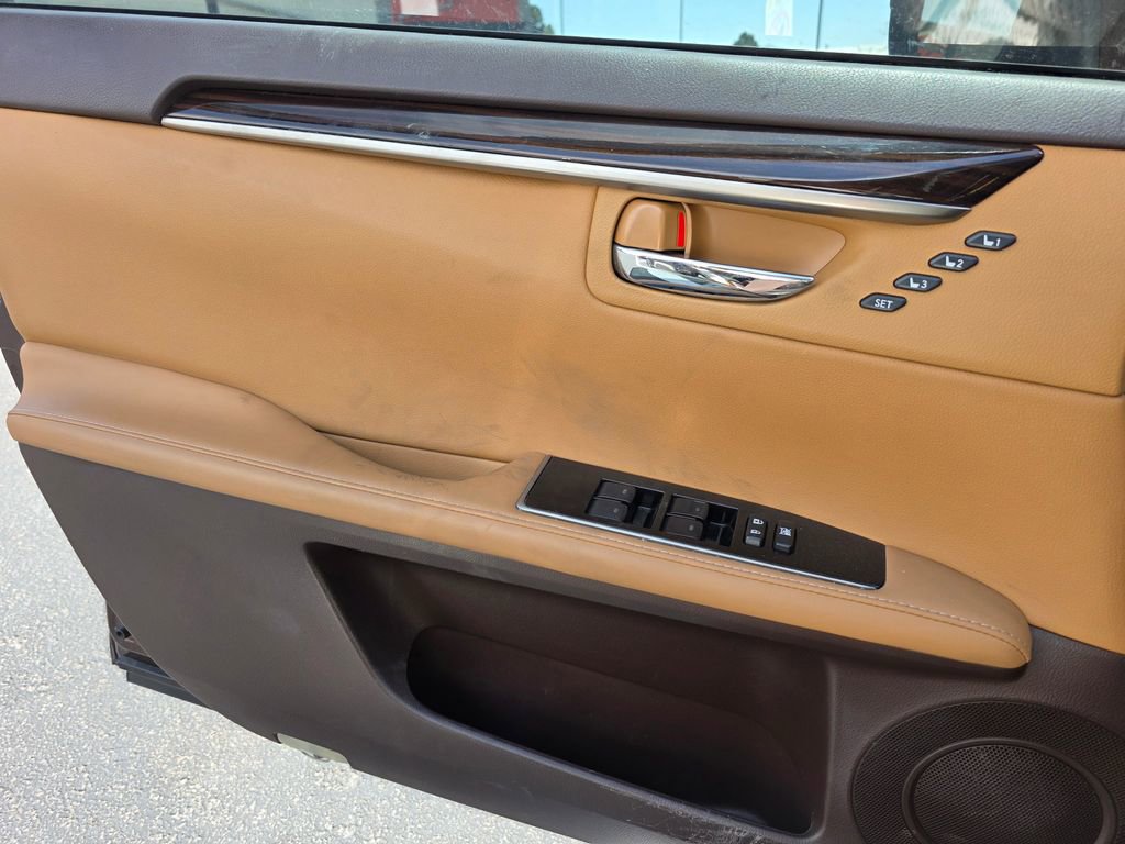 Used 2017 Lexus ES 350 w/ Luxury Package FWD image 12