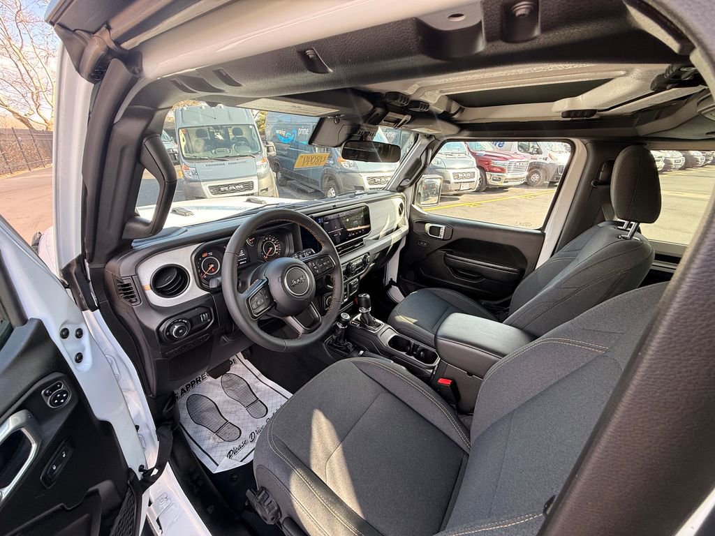 Used 2024 Jeep Wrangler Sport S image 10